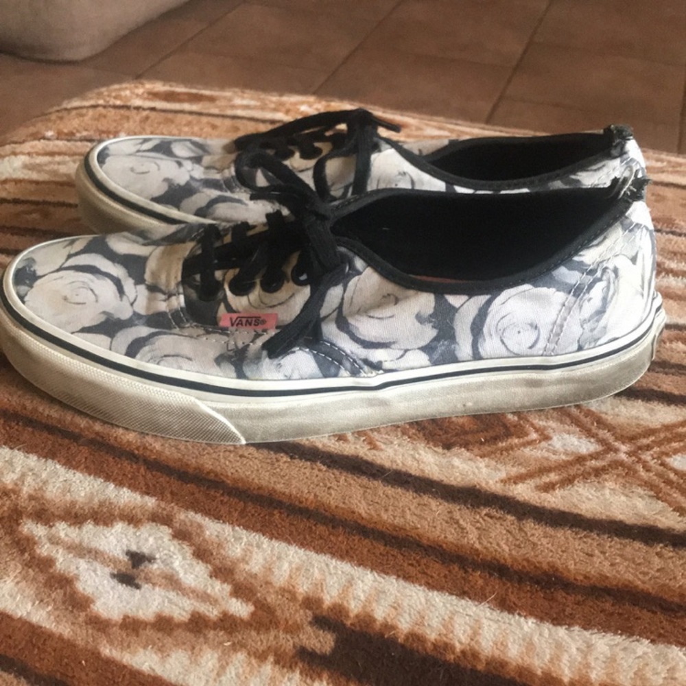 Floral vans - Picture 3 of 7